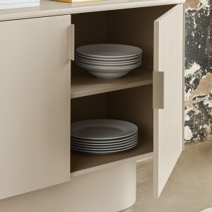 Mesa auxiliar minimalista con almacenaje