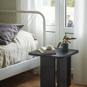 Mesa auxiliar de diseño Arq de Teulat como mesa de noche