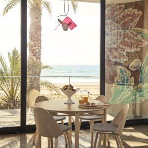 comedor con Sillas de comedor moderna Uma de Teulat