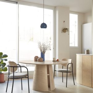 comedor con sillas eclipse de Teulat