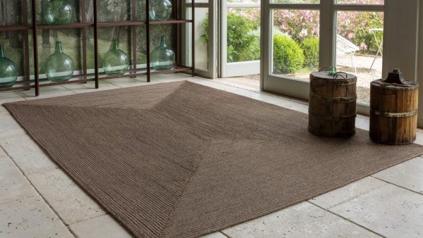 alfombra color marron de interior y exterior